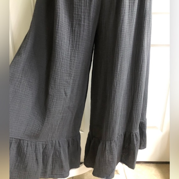 Strapless Jumper! Such a fun outfit. Size M. Charcoal Gray. It has Pockets! - Picture 2 of 5